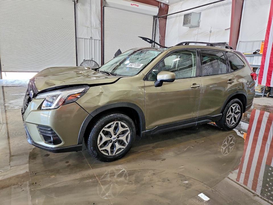 2023 SUBARU FORESTER PREMIUM - 1