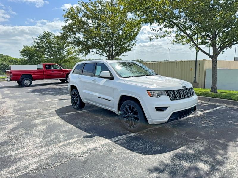 2020 JEEP GRAND CHEROKEE LAREDO - 1