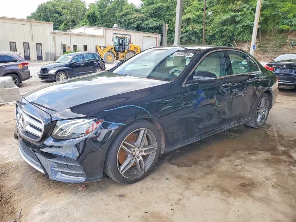 2017 MERCEDES-BENZ E 300 - 1