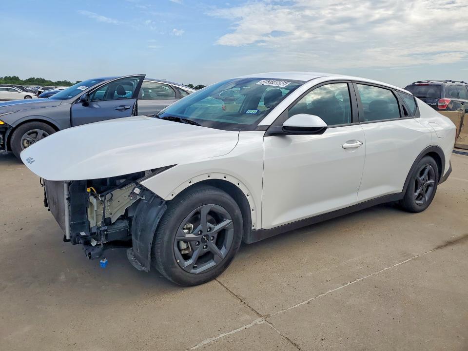 2025 KIA K4 LXS - 1