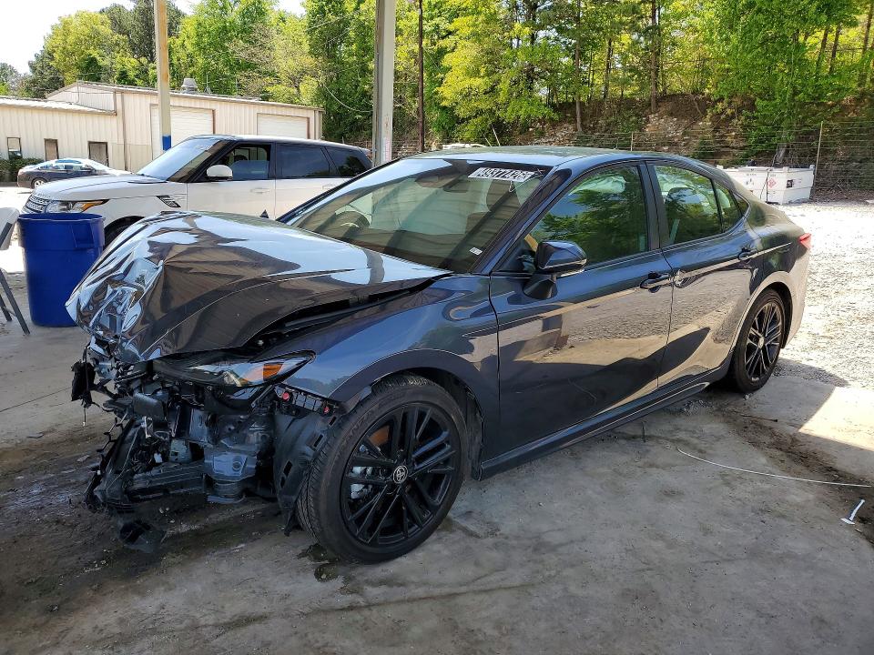2026 TOYOTA CAMRY SE - 1