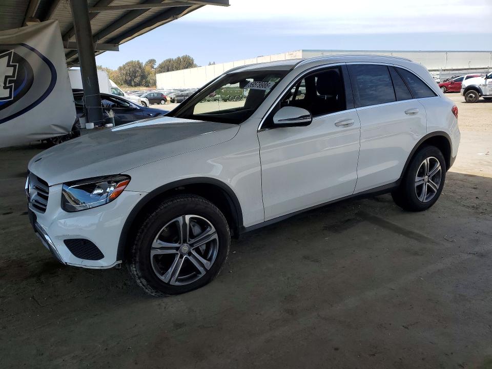 2017 MERCEDES-BENZ GLC 300 - 1