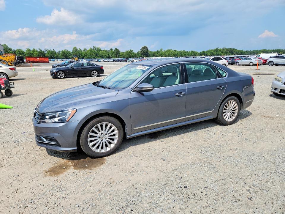 2016 VOLKSWAGEN PASSAT SE - 1