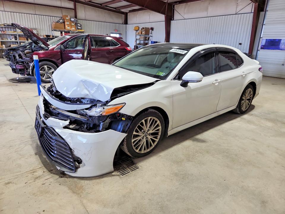 2020 TOYOTA CAMRY XLE - 1