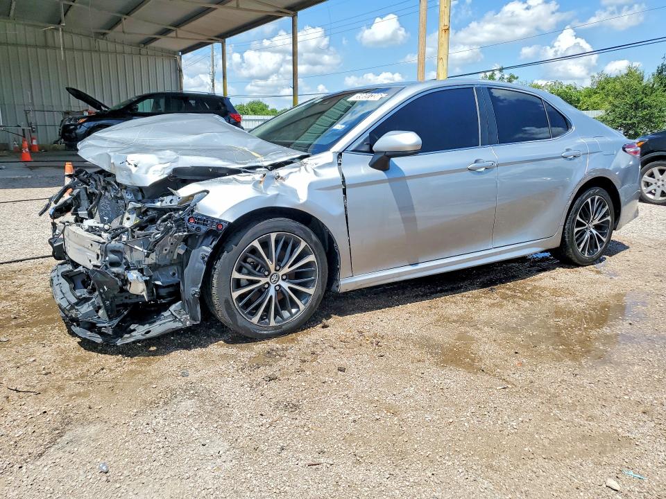 2020 TOYOTA CAMRY SE - 1
