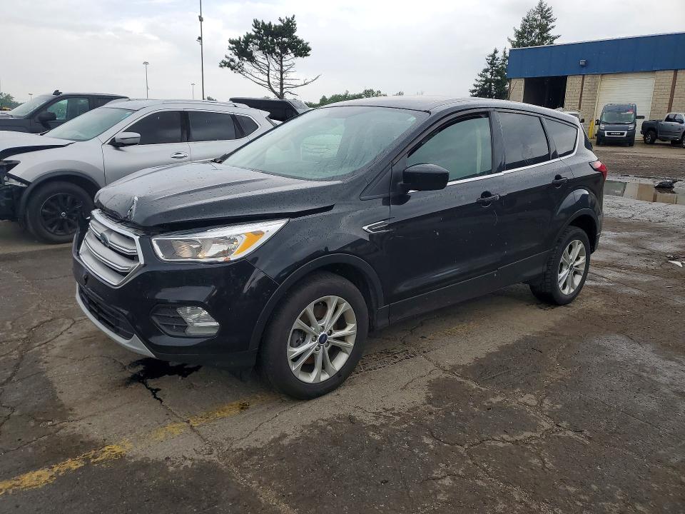 2019 FORD ESCAPE SE - 1