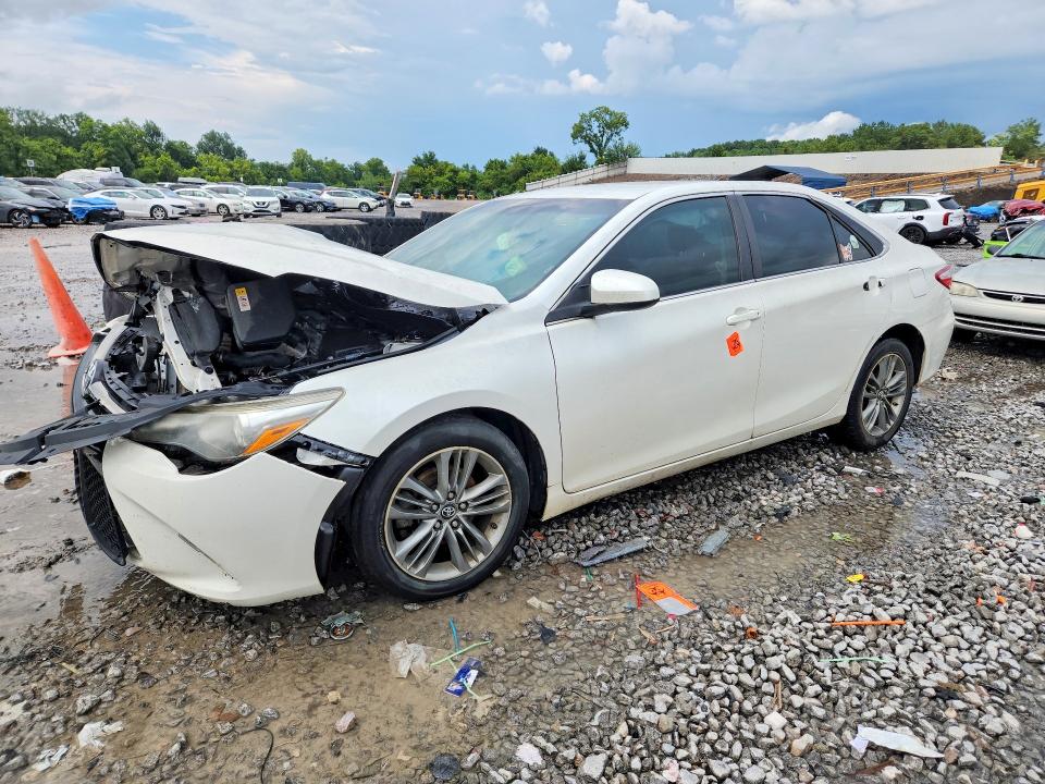 2017 TOYOTA CAMRY SE - 1