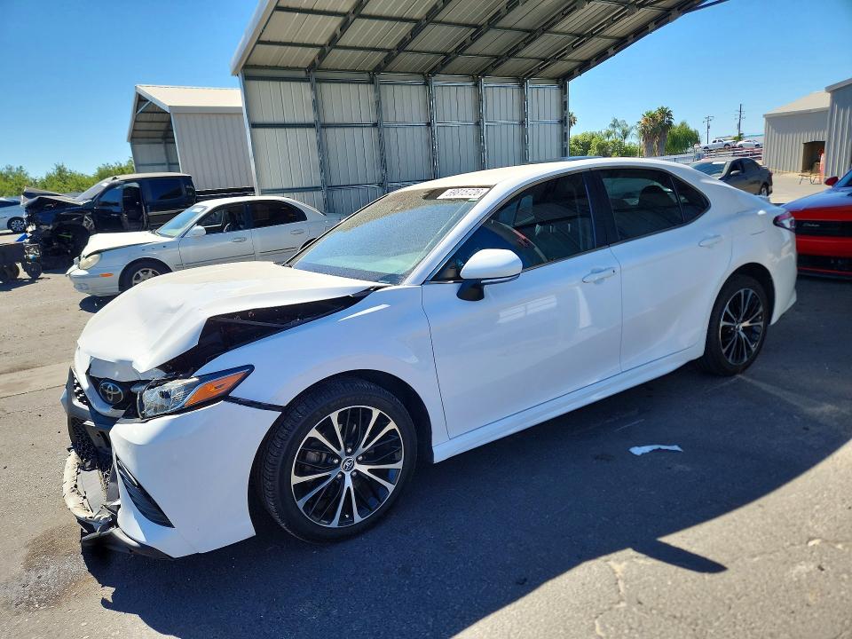 2018 TOYOTA CAMRY SE - 1