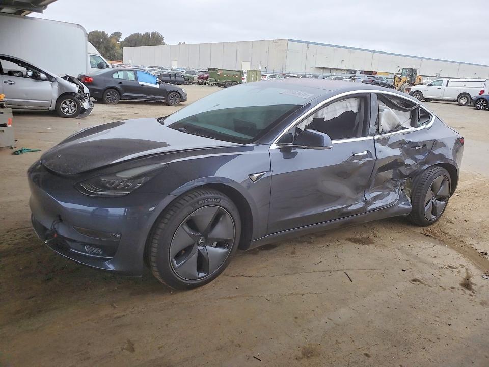 2018 TESLA MODEL 3 - 1