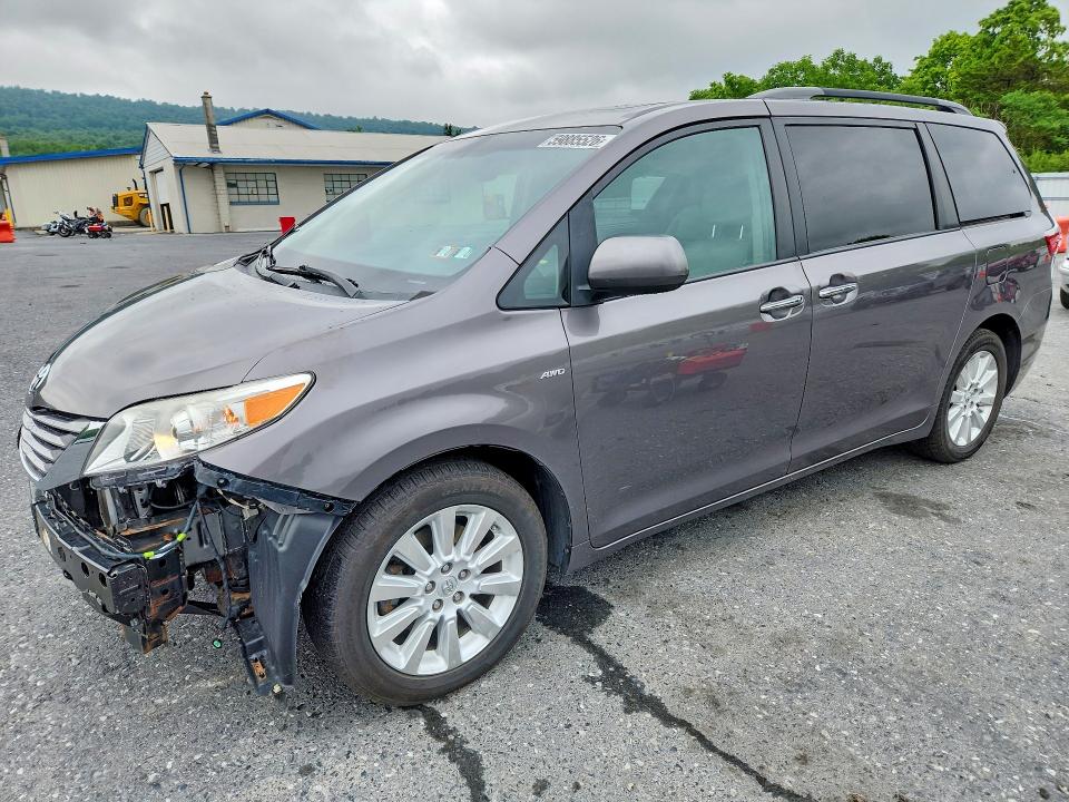 2017 TOYOTA SIENNA - 1
