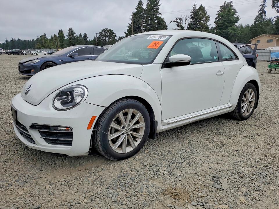 2017 VOLKSWAGEN BEETLE SE - 1