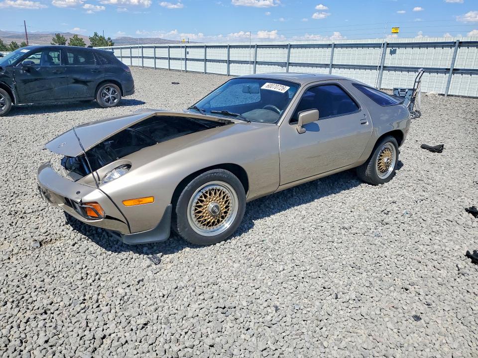 1985 PORSCHE 928 S - 1