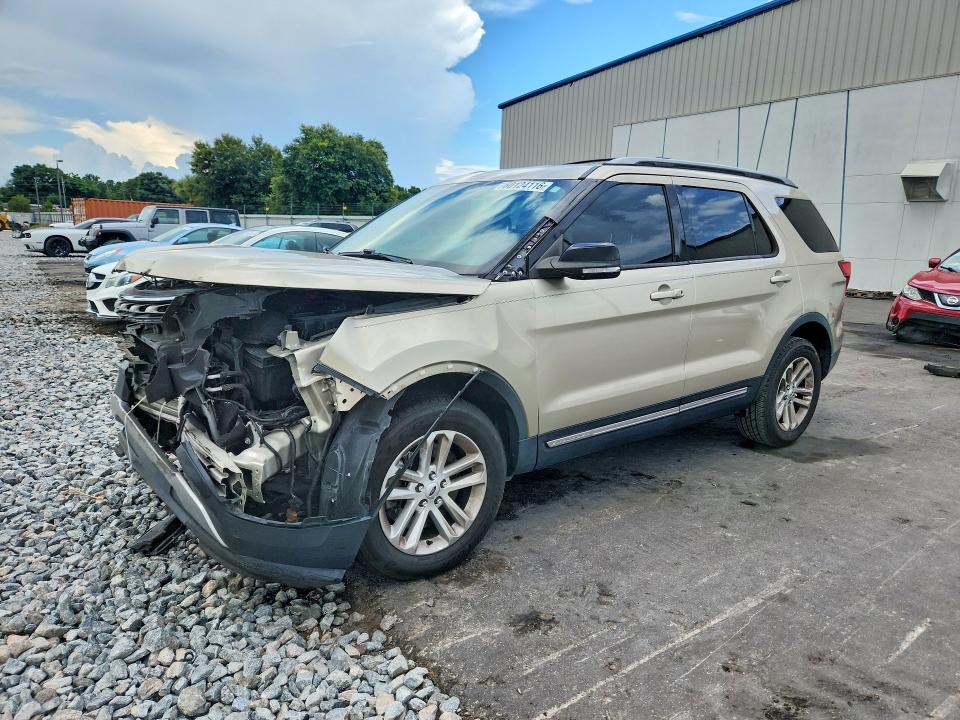 2017 FORD EXPLORER XLT - 1