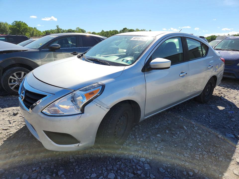 2019 NISSAN VERSA SV - 1
