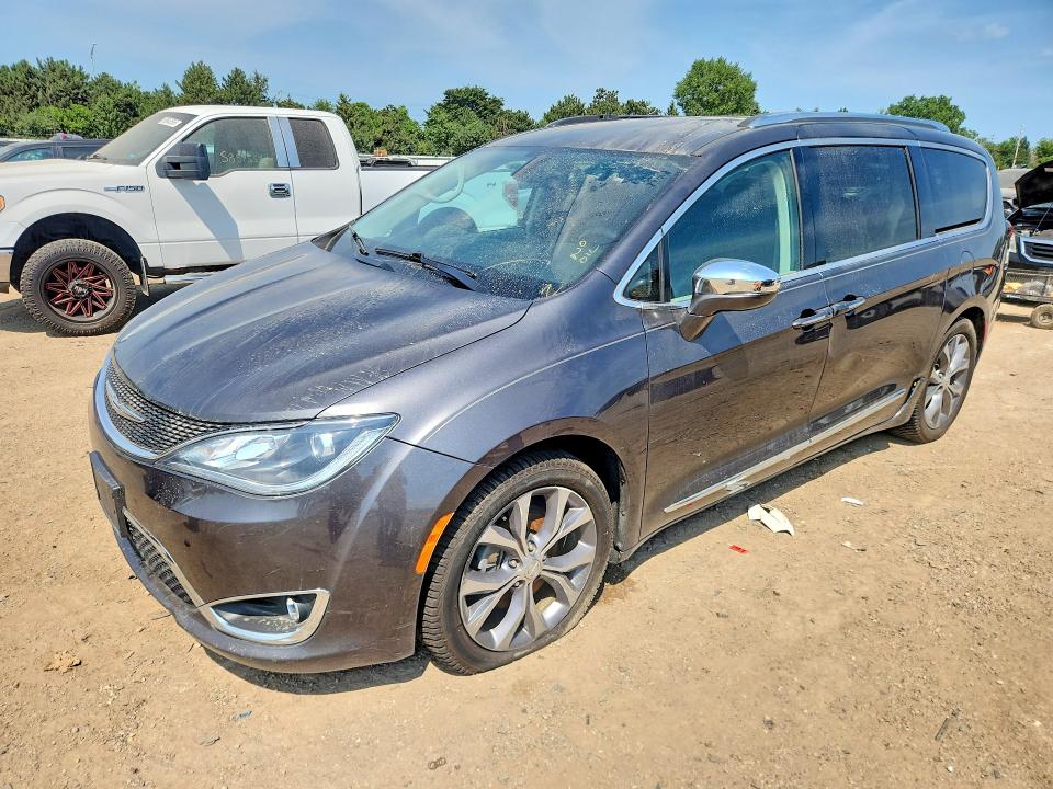 2018 CHRYSLER PACIFICA LIMITED - 1