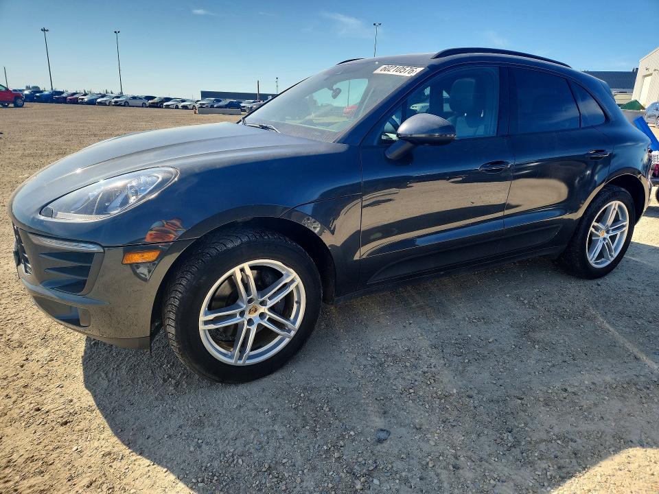 2017 PORSCHE MACAN - 1