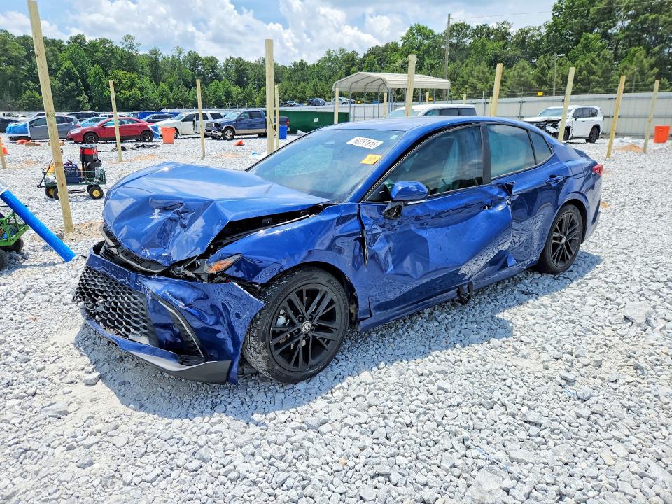 2025 TOYOTA CAMRY SE - 1