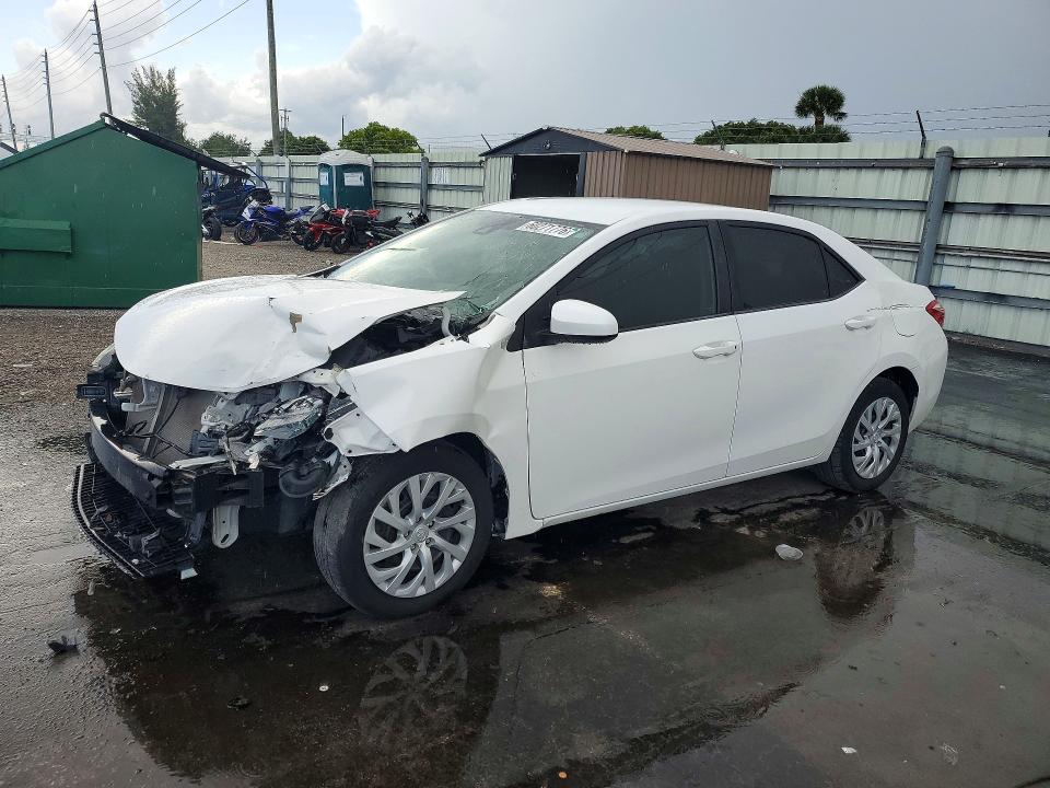 2018 TOYOTA COROLLA LE - 1