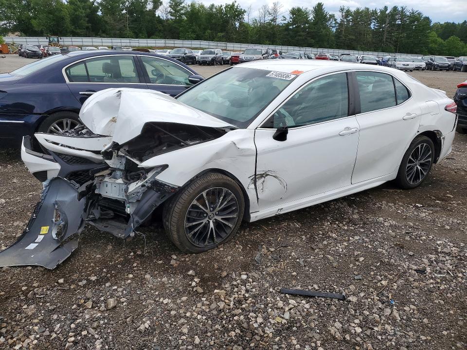 2018 TOYOTA CAMRY SE - 1