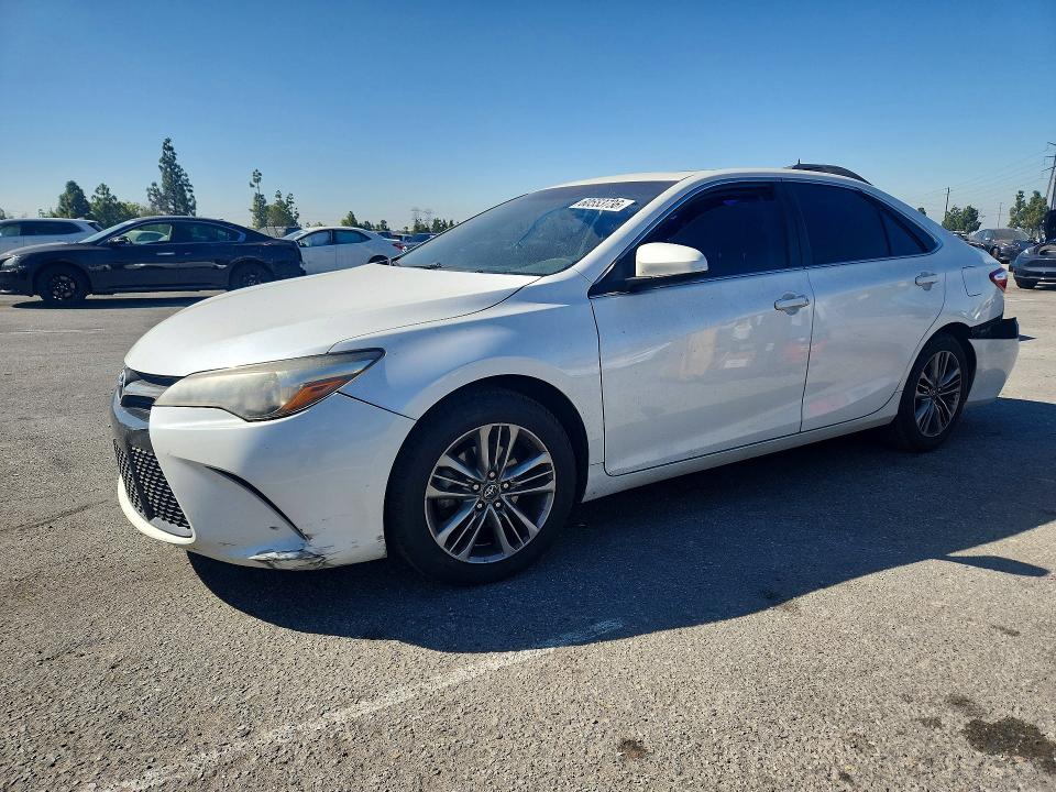 2017 TOYOTA CAMRY SE - 1