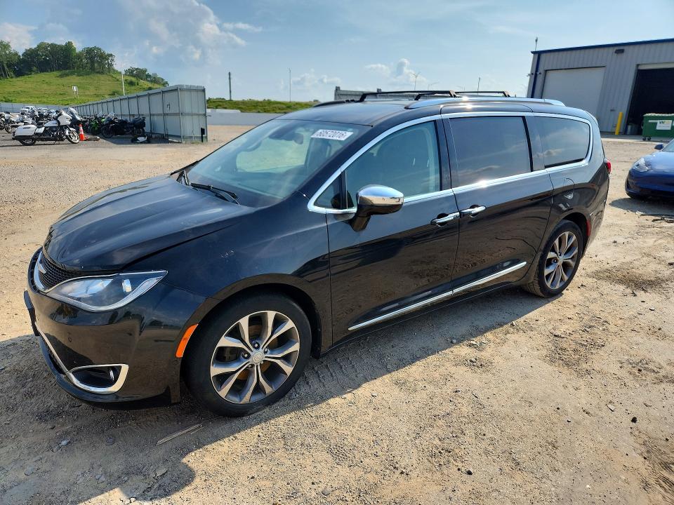 2017 CHRYSLER PACIFICA LIMITED - 1