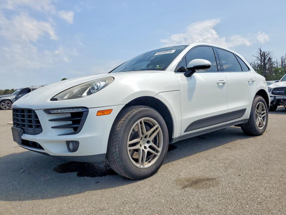2017 PORSCHE MACAN - 1