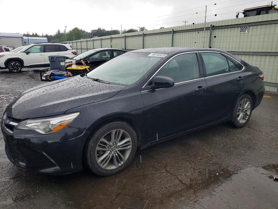 2017 TOYOTA CAMRY SE - 1