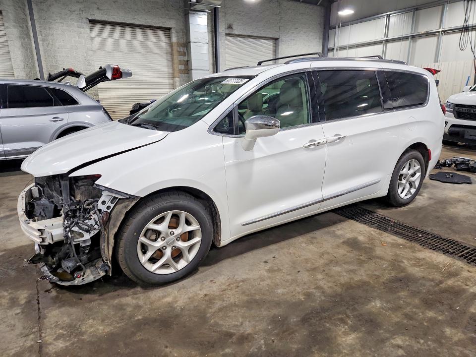 2020 CHRYSLER PACIFICA LIMITED - 1