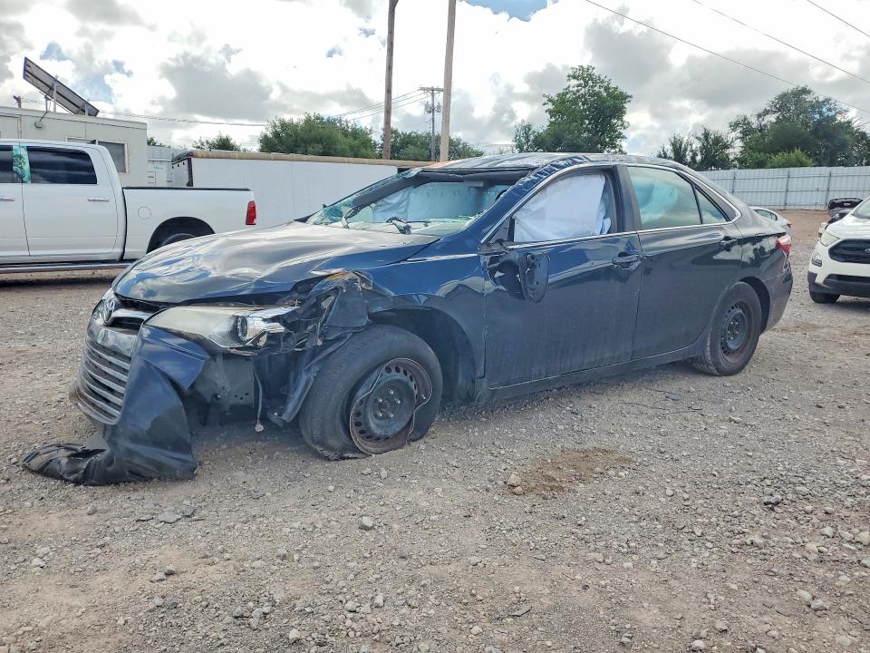 2017 TOYOTA CAMRY LE - 1