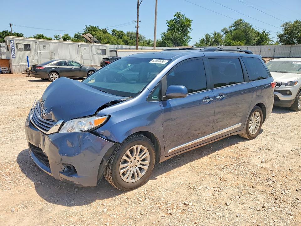 2017 TOYOTA SIENNA XLE 8-PASSENGER - 1
