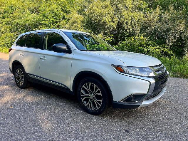 2016 MITSUBISHI OUTLANDER SE/SEL - 1
