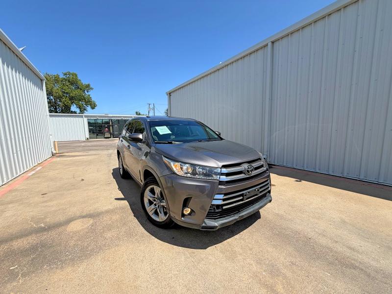 2017 TOYOTA HIGHLANDER LIMITED - 1