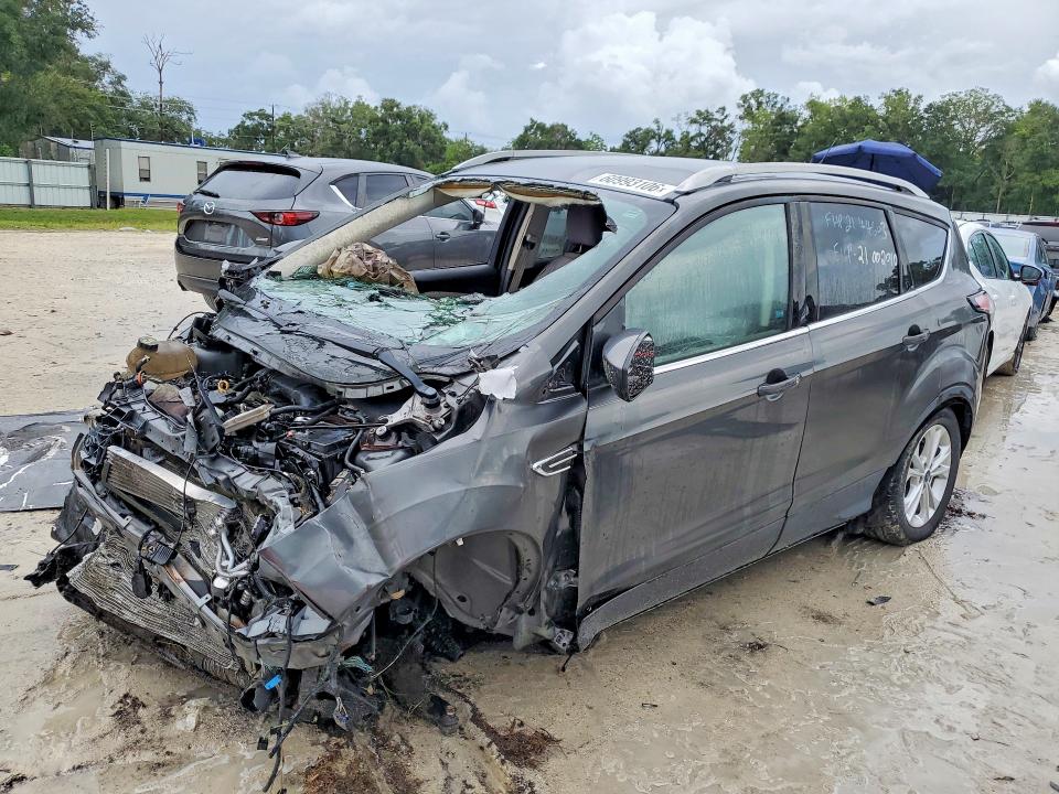 2017 FORD ESCAPE SE - 1