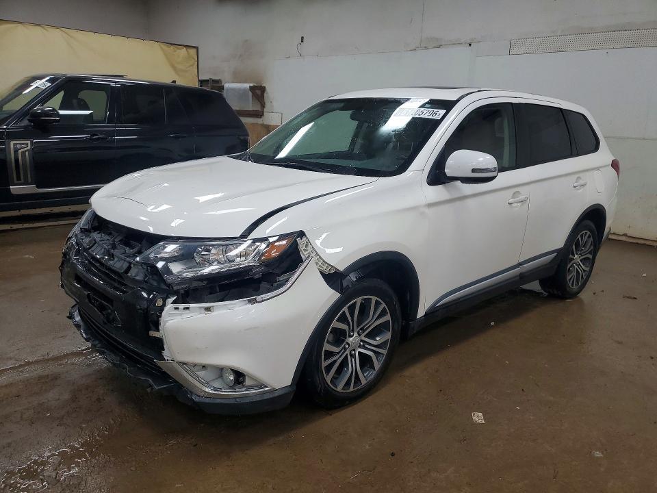 2017 MITSUBISHI OUTLANDER SE/SEL - 1