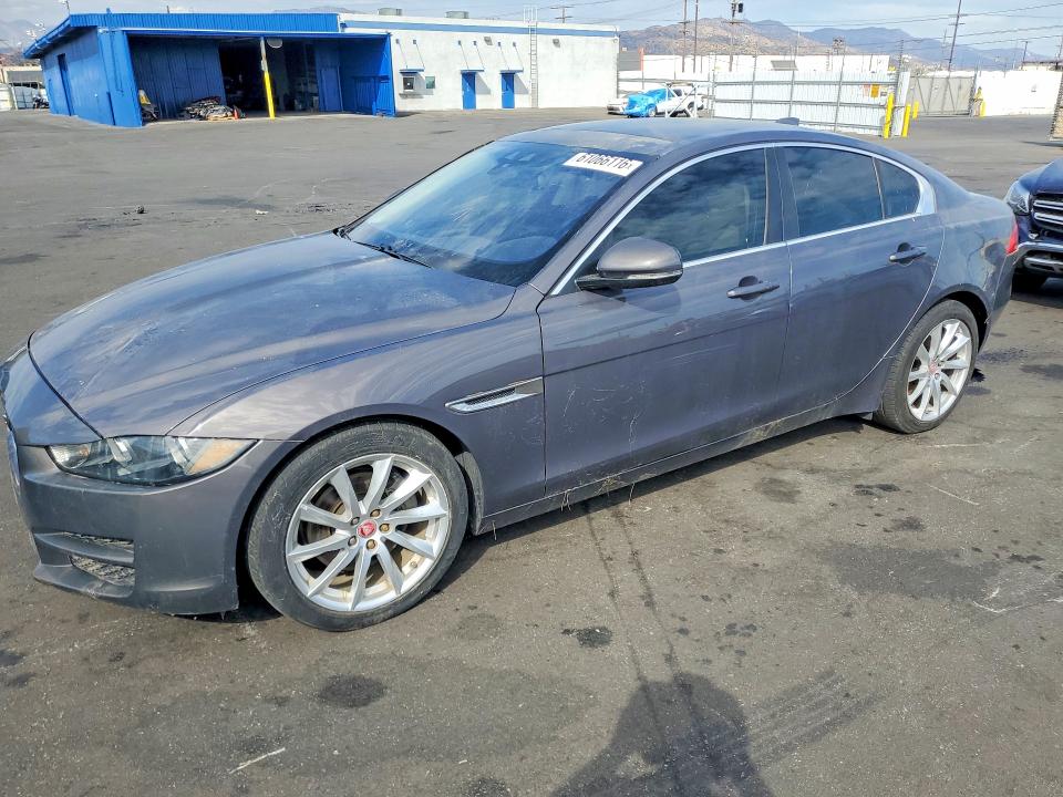 2017 JAGUAR XE PRESTIGE - 1