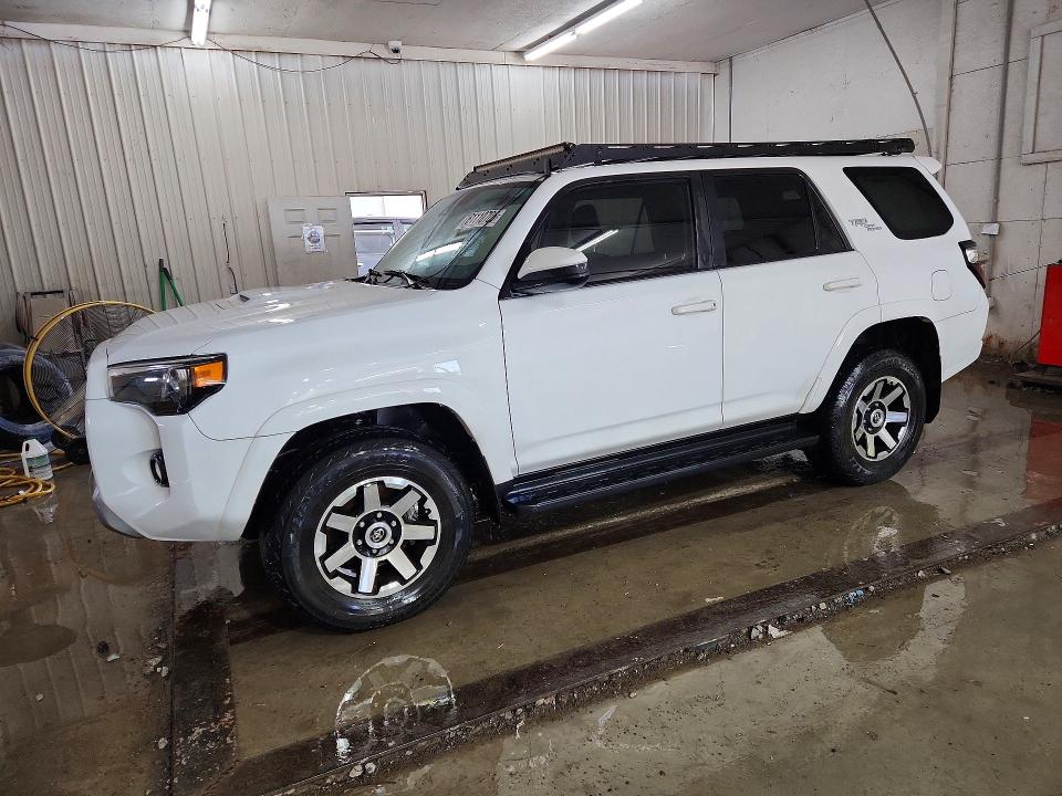 2020 TOYOTA 4RUNNER TRD OFF-ROAD - 1