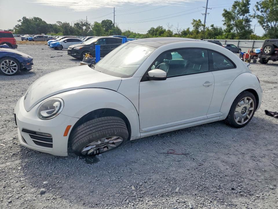 2017 VOLKSWAGEN BEETLE SE - 1