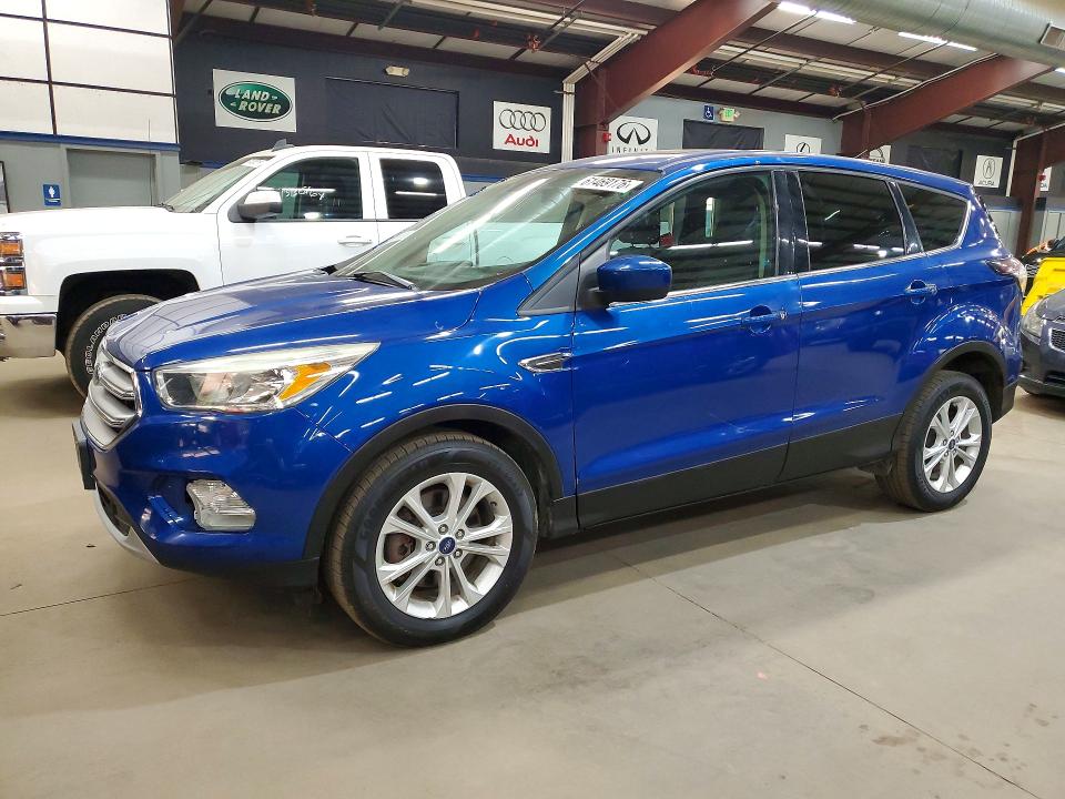 2017 FORD ESCAPE SE - 1