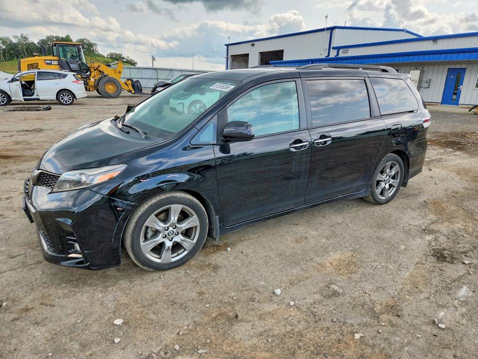 2018 TOYOTA SIENNA SE 8-PASSENGER - 1