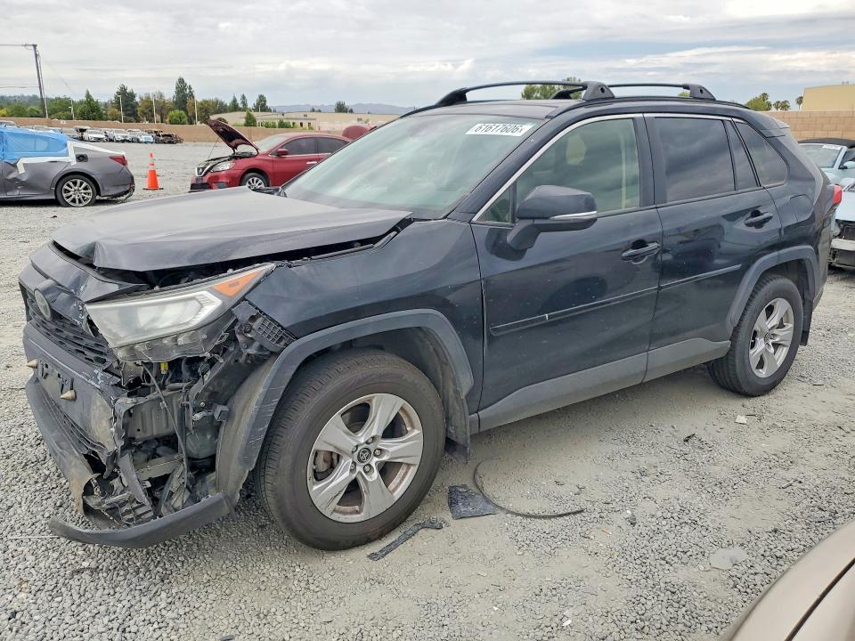 2019 TOYOTA RAV4 XLE - 1