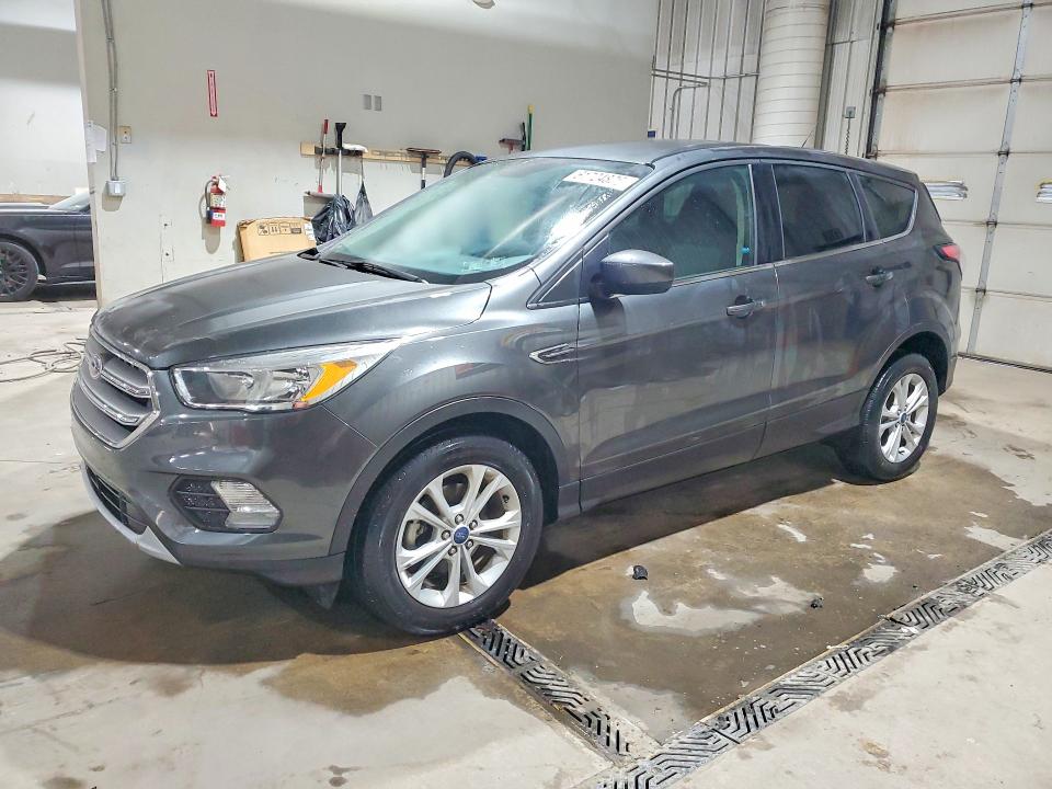 2017 FORD ESCAPE SE - 1