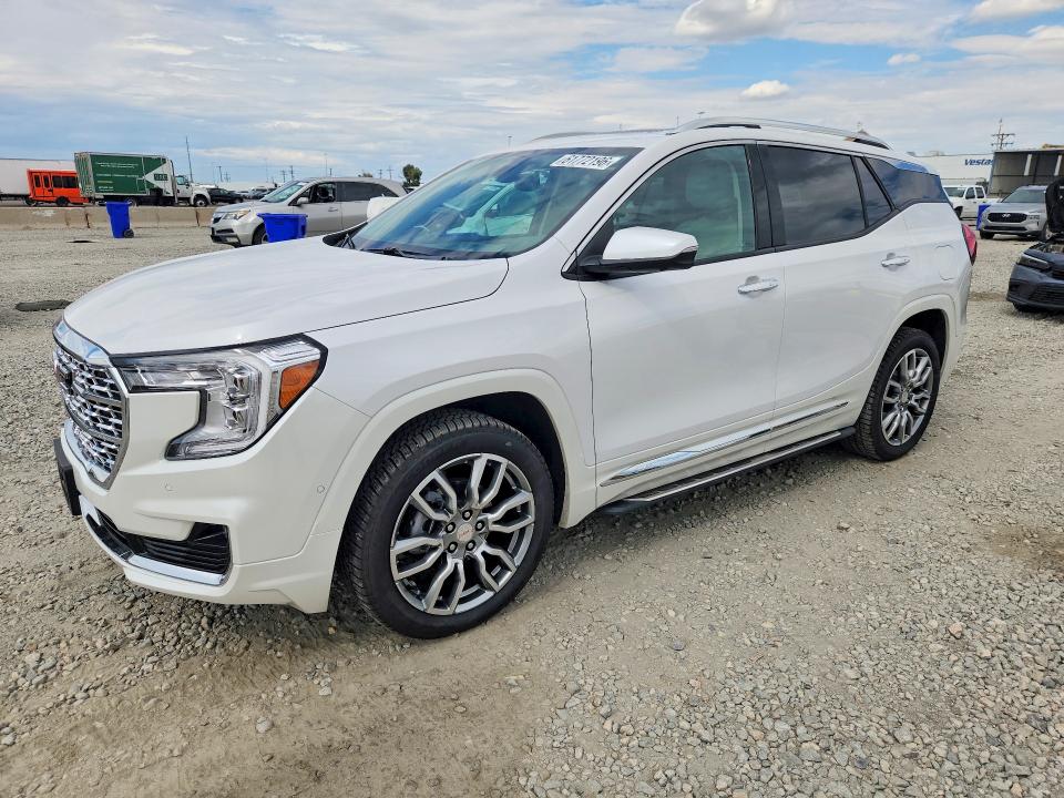 2024 GMC TERRAIN DENALI - 1
