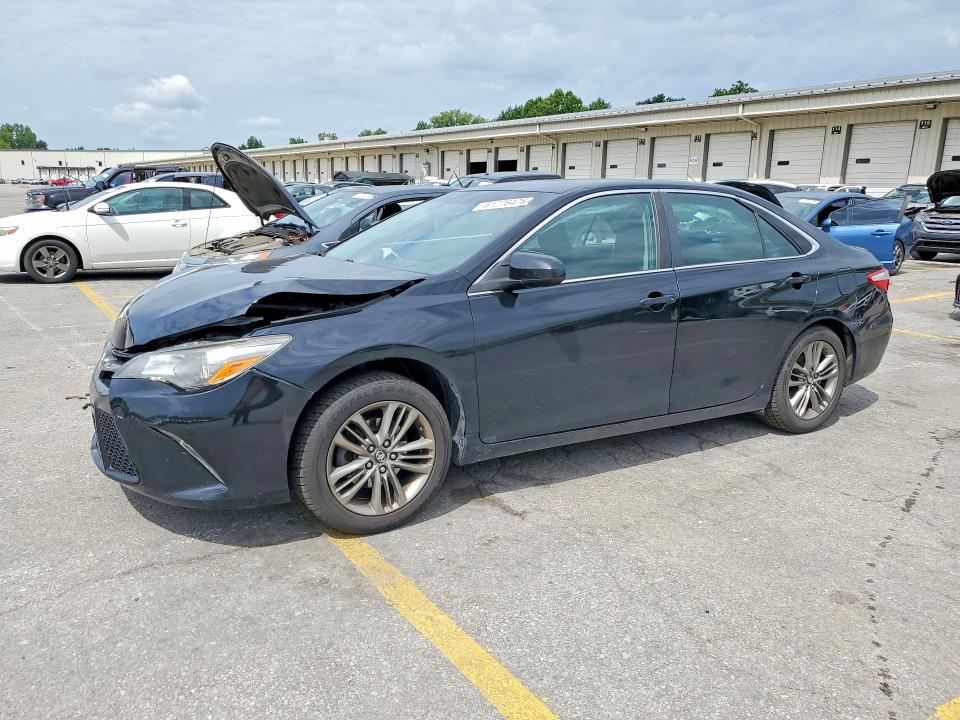 2017 TOYOTA CAMRY SE - 1
