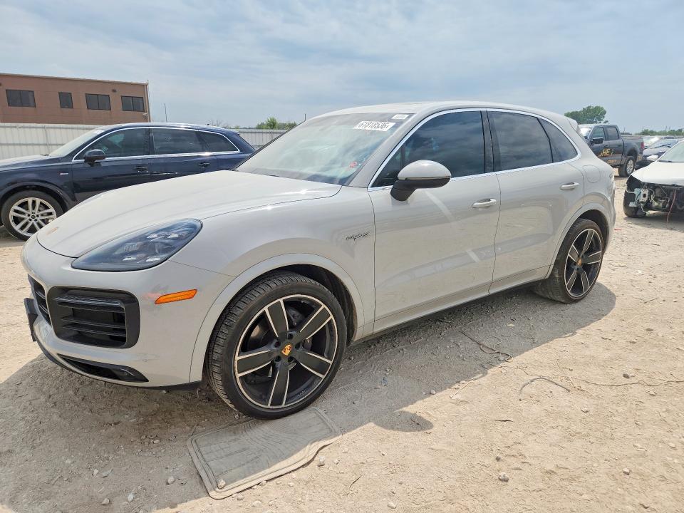 2022 PORSCHE CAYENNE E-HYBRID - 1