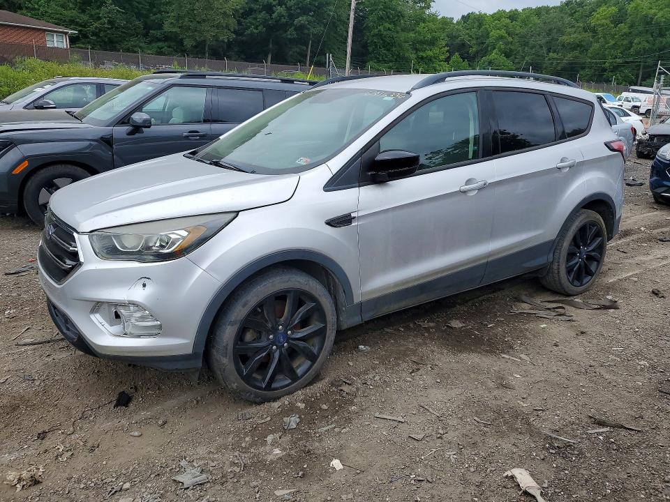 2017 FORD ESCAPE SE - 1