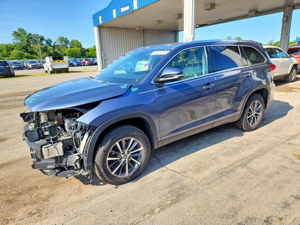2019 TOYOTA HIGHLANDER XLE - 1