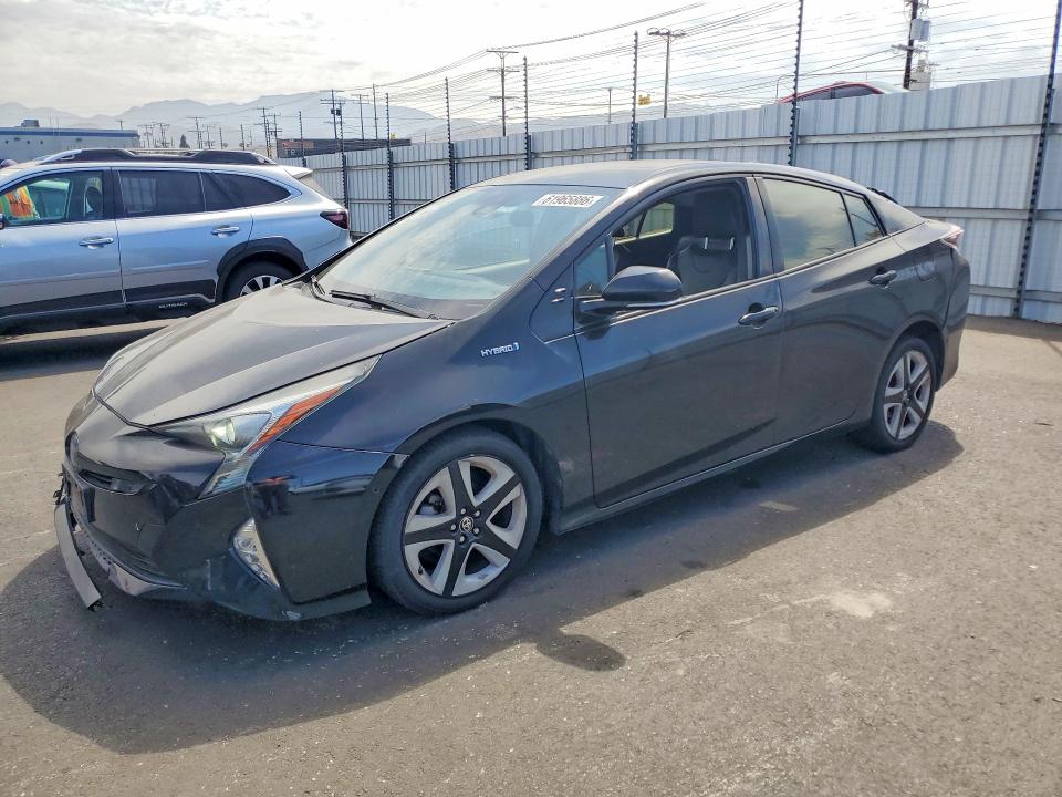 2018 TOYOTA PRIUS THREE TOURING - 1