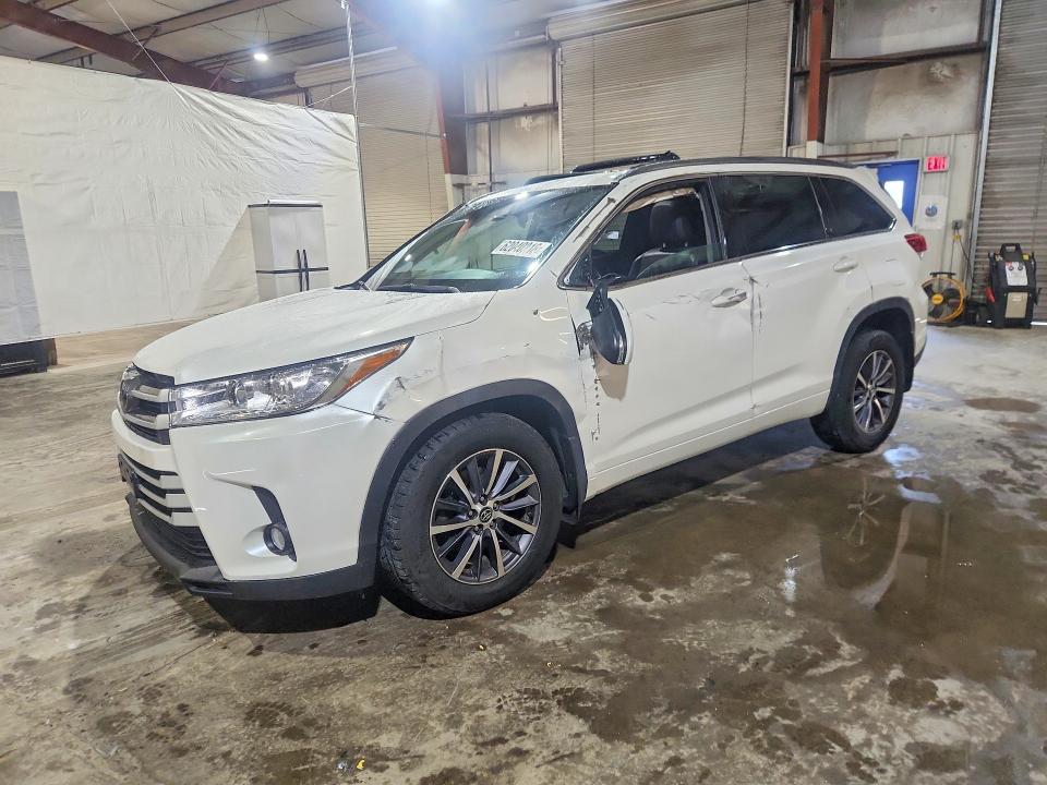 2017 TOYOTA HIGHLANDER XLE - 1