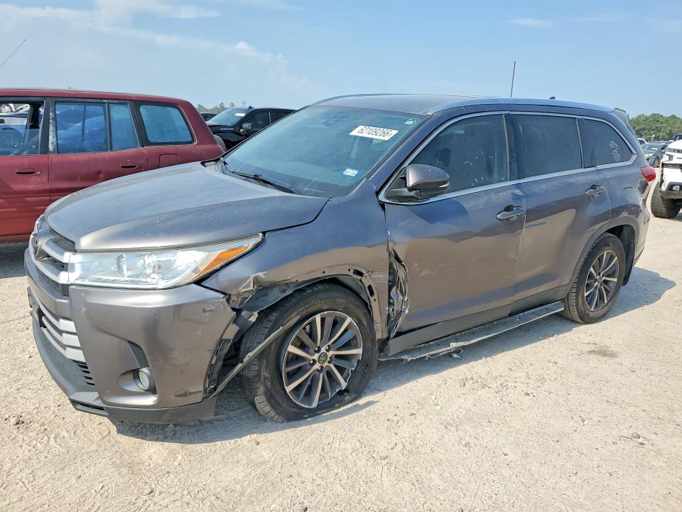 2019 TOYOTA HIGHLANDER XLE - 1