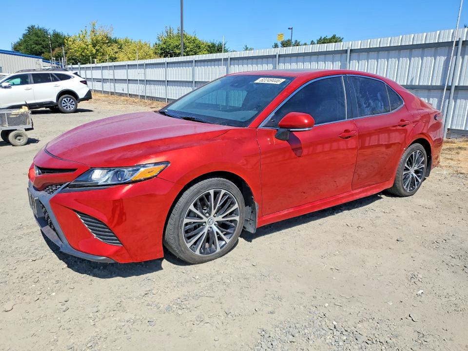 2019 TOYOTA CAMRY SE - 1